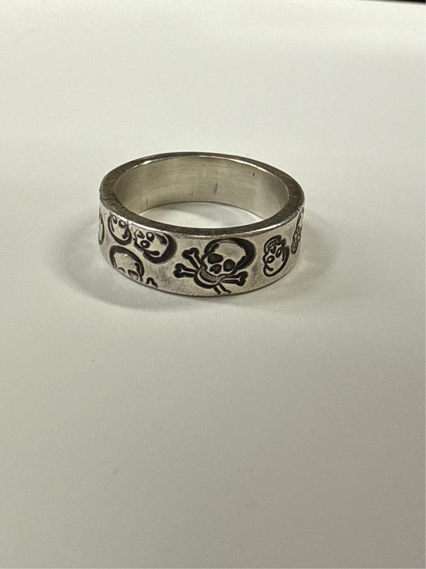 Skull ring