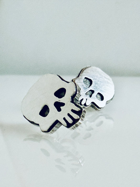 Spooky skull stud earrings